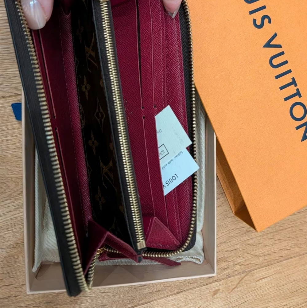 Louis Vuitton Clémence Wallet - Picture 8 of 10